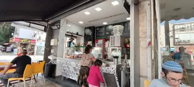 לאפלס החומוס והפלאפל