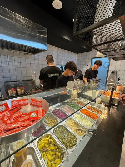 ממלכת הפלאפל של אופיר