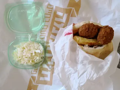 פלאפל חצי חינם