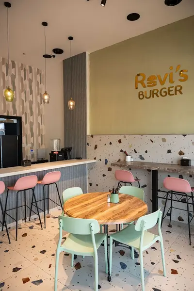 רוויס בורגר באר שבע - Revi's burger | סניף רמות