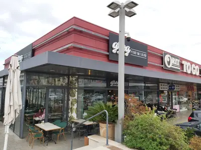Greg - Cafe