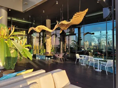 MAREE SKY LOUNGE