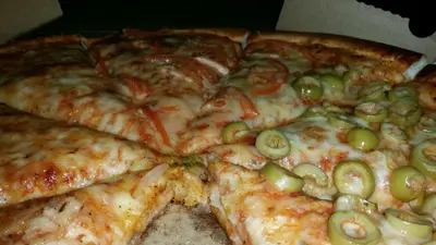 הפיצריה The Pizza Place