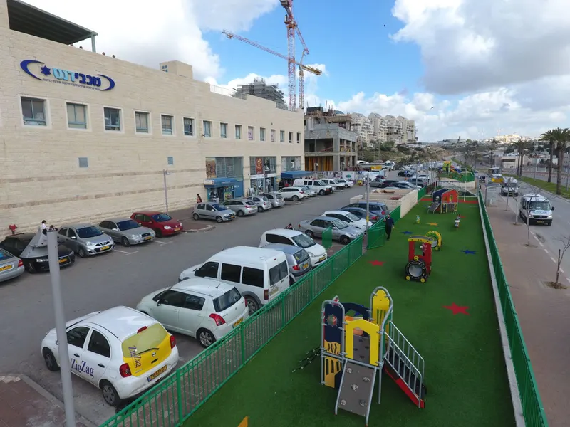 מרכז עסקים עילית אחוזת ברכפלד מודיעין עילית — תמונה 3