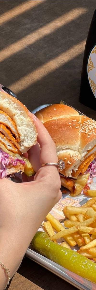 שואיה סנדוויץ בר & גריל ישראלי