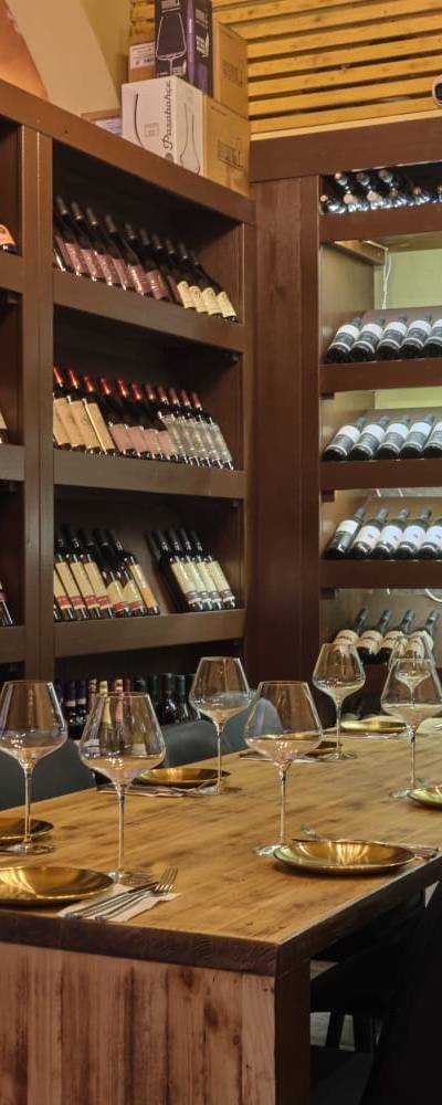 שמחה בר יין של השף אוראל אוחיון -כשר simha wine bar