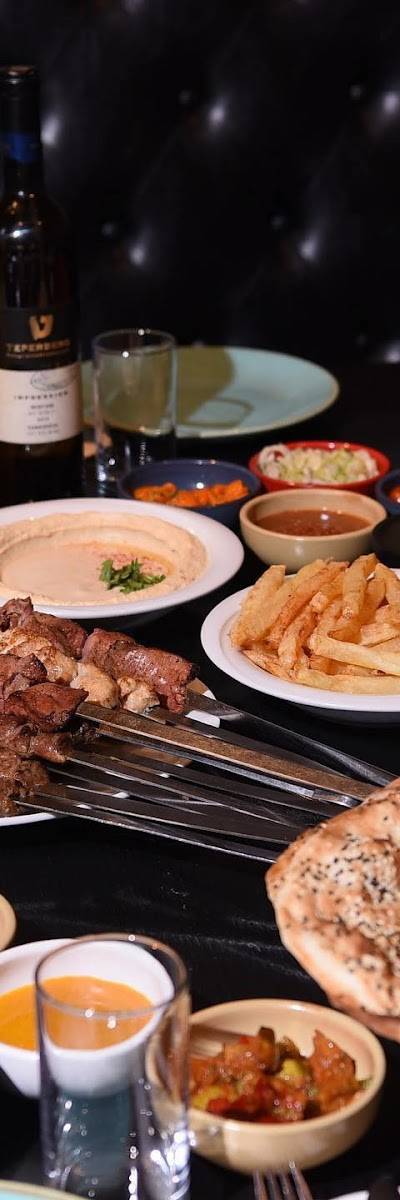 Pinat HaShlosha restaurant